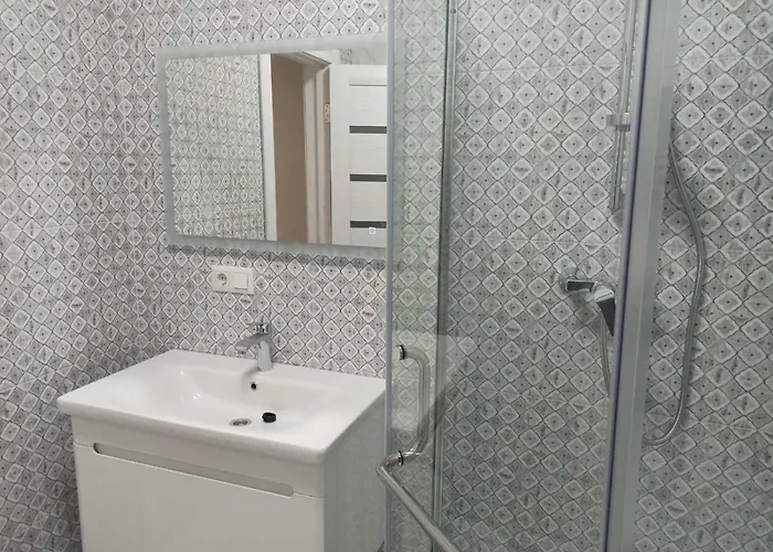 Domovik трьохкімнатна , миру 11 с кв 19 *