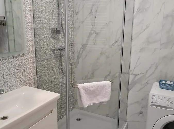 Domovik трьохкімнатна , миру 11 с кв 19 * Munkács