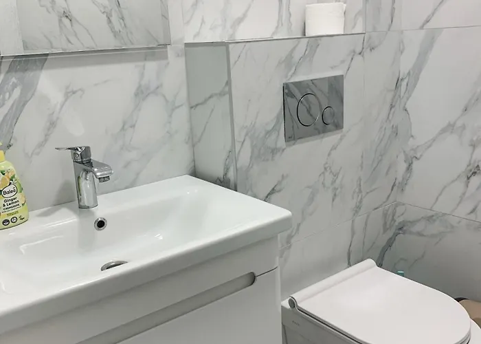 Domovik трьохкімнатна , миру 11 с кв 19 Apartman