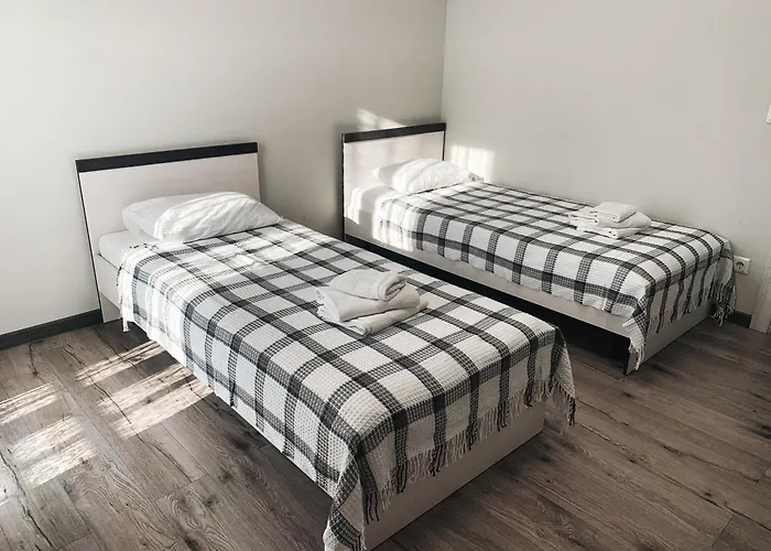Domovik трьохкімнатна , миру 11 с кв 19 Apartman *
