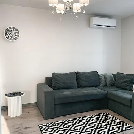 Domovik трьохкімнатна , миру 11 с кв 19 Apartmán *